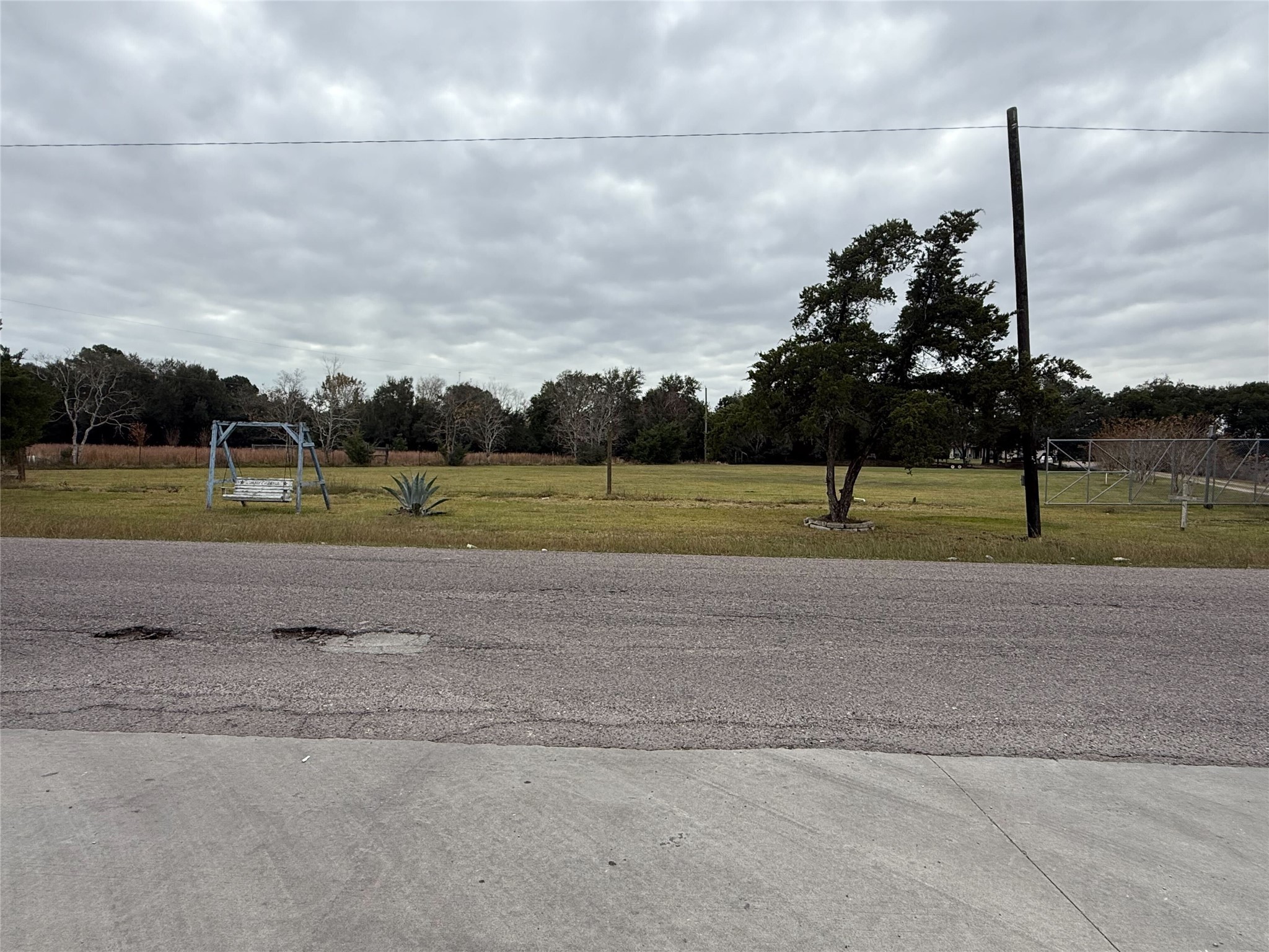 9015 Schiro Road Hitchcock, TX 77563 - Photo 2 of 9 a view of a park