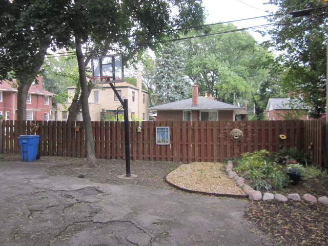 9545 South Bell Avenue Chicago, IL 60643 - Photo 2 of 18