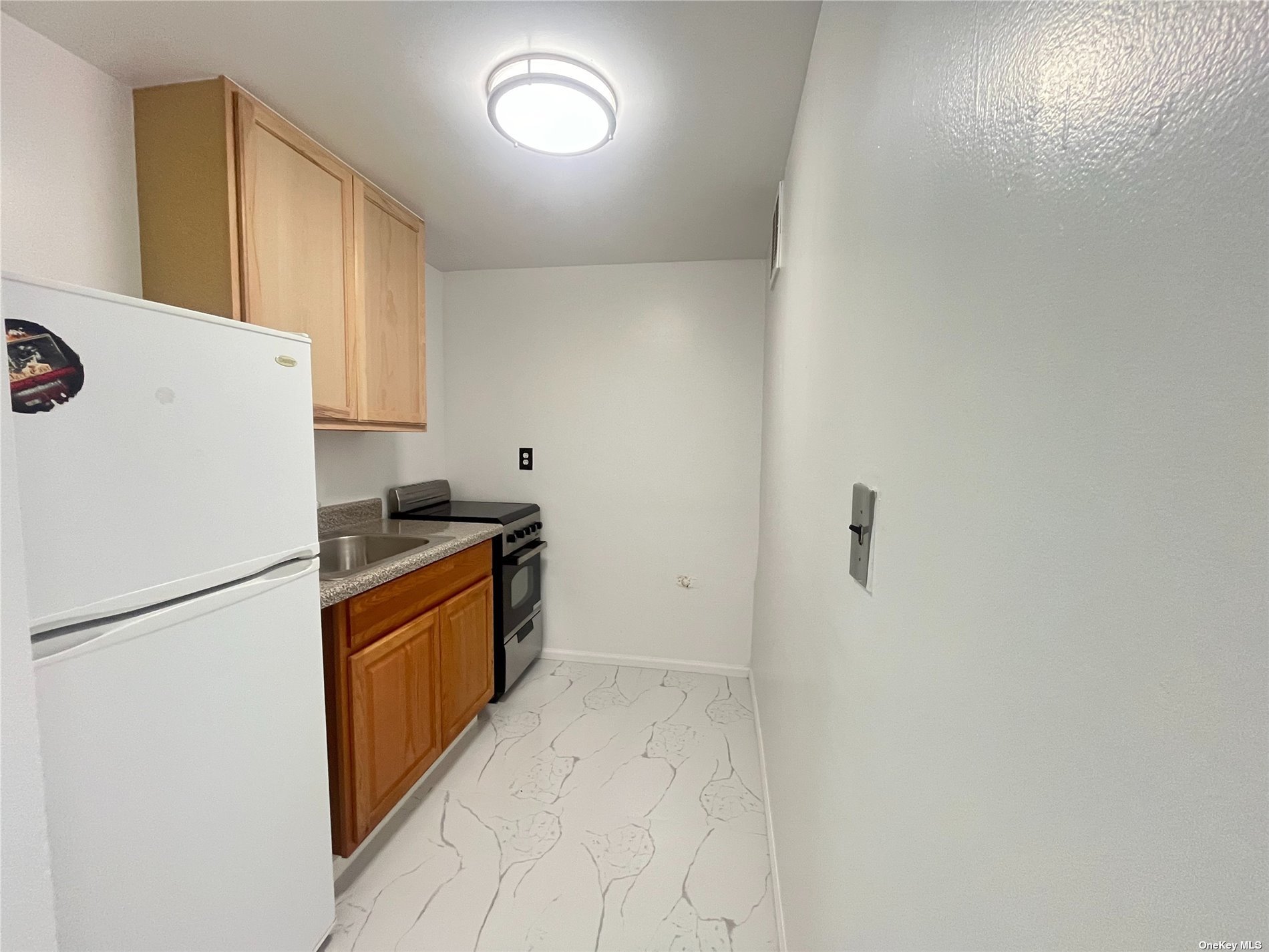 53-37 97th Street Queens, NY 11368 - Photo 6 of 36