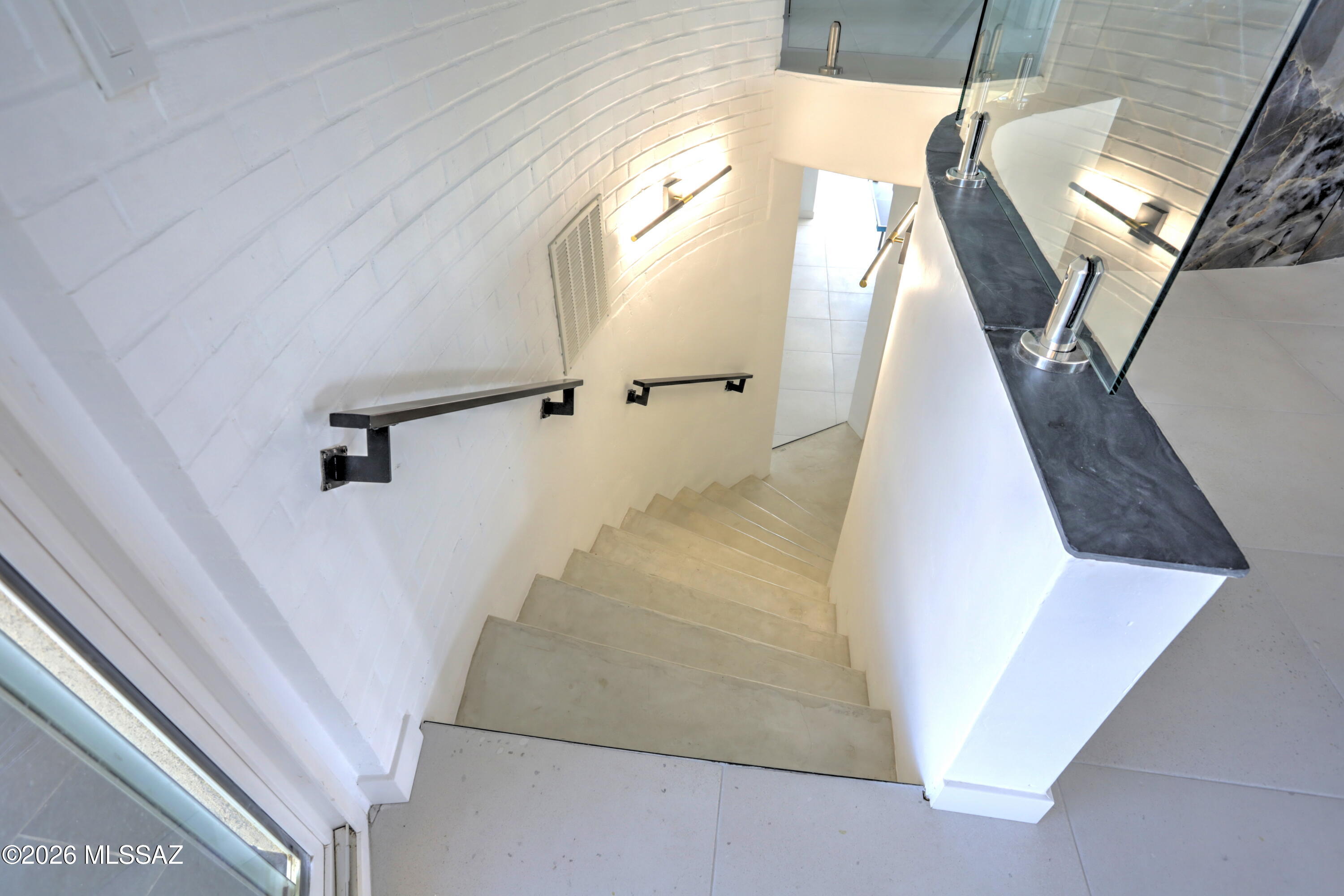4939 East River Road Tucson, AZ 85718 - Photo 19 of 29 a view of entryway