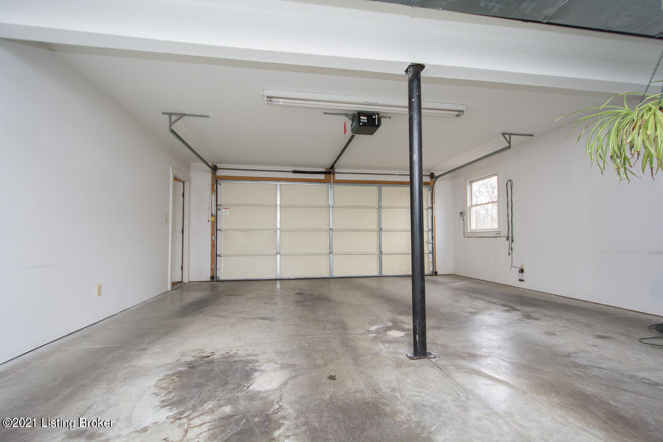 2135 Edgehill Road Louisville, KY 40205 - Photo 33 of 34 Garage Interior