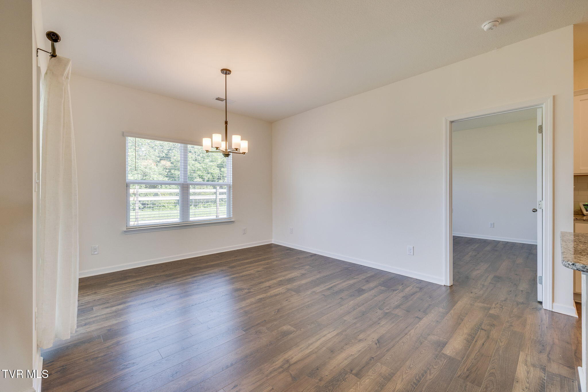 1160 Ridge Parke Kingsport, TN 37663 - Photo 11 of 33 012