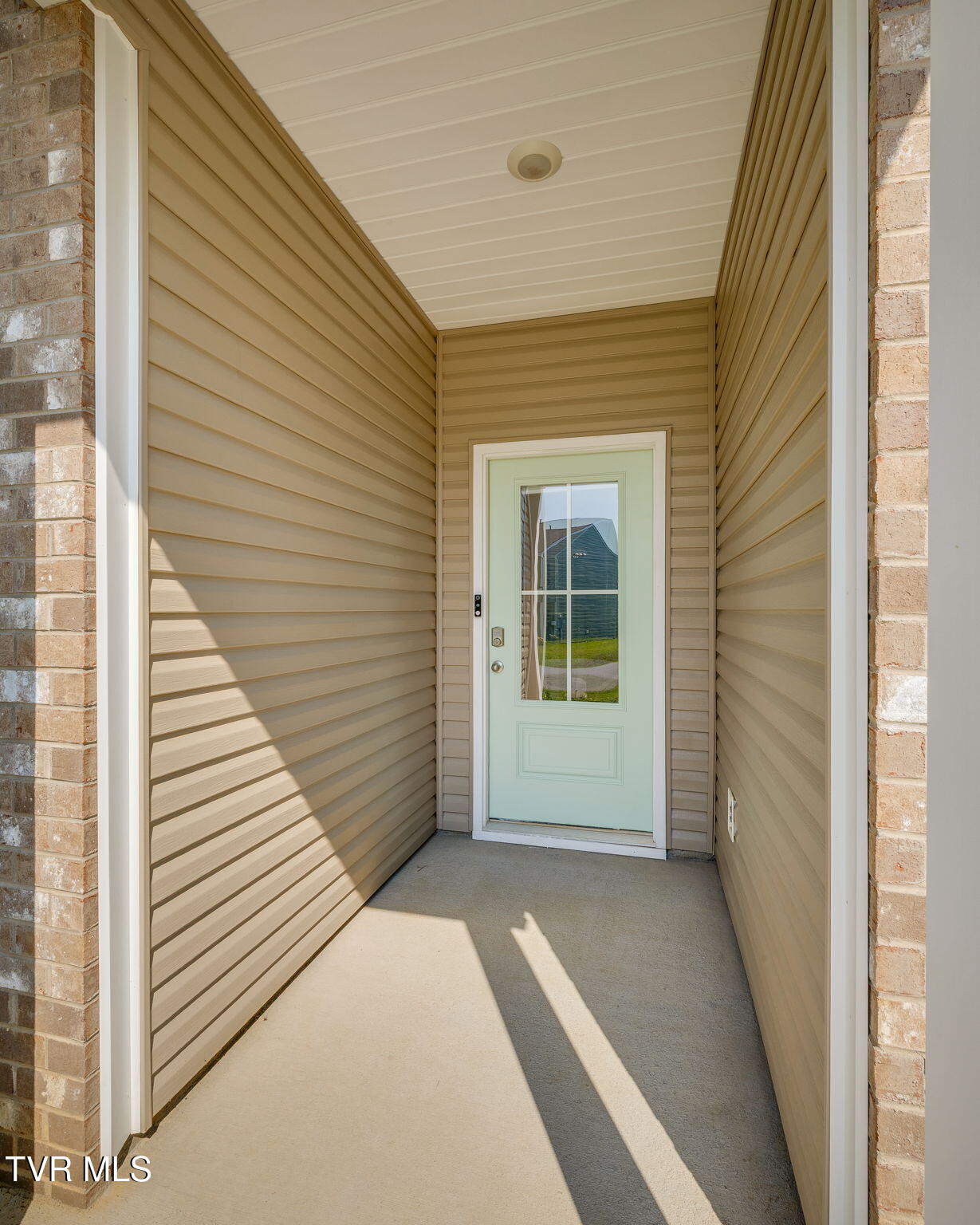 1160 Ridge Parke Kingsport, TN 37663 - Photo 3 of 33 004