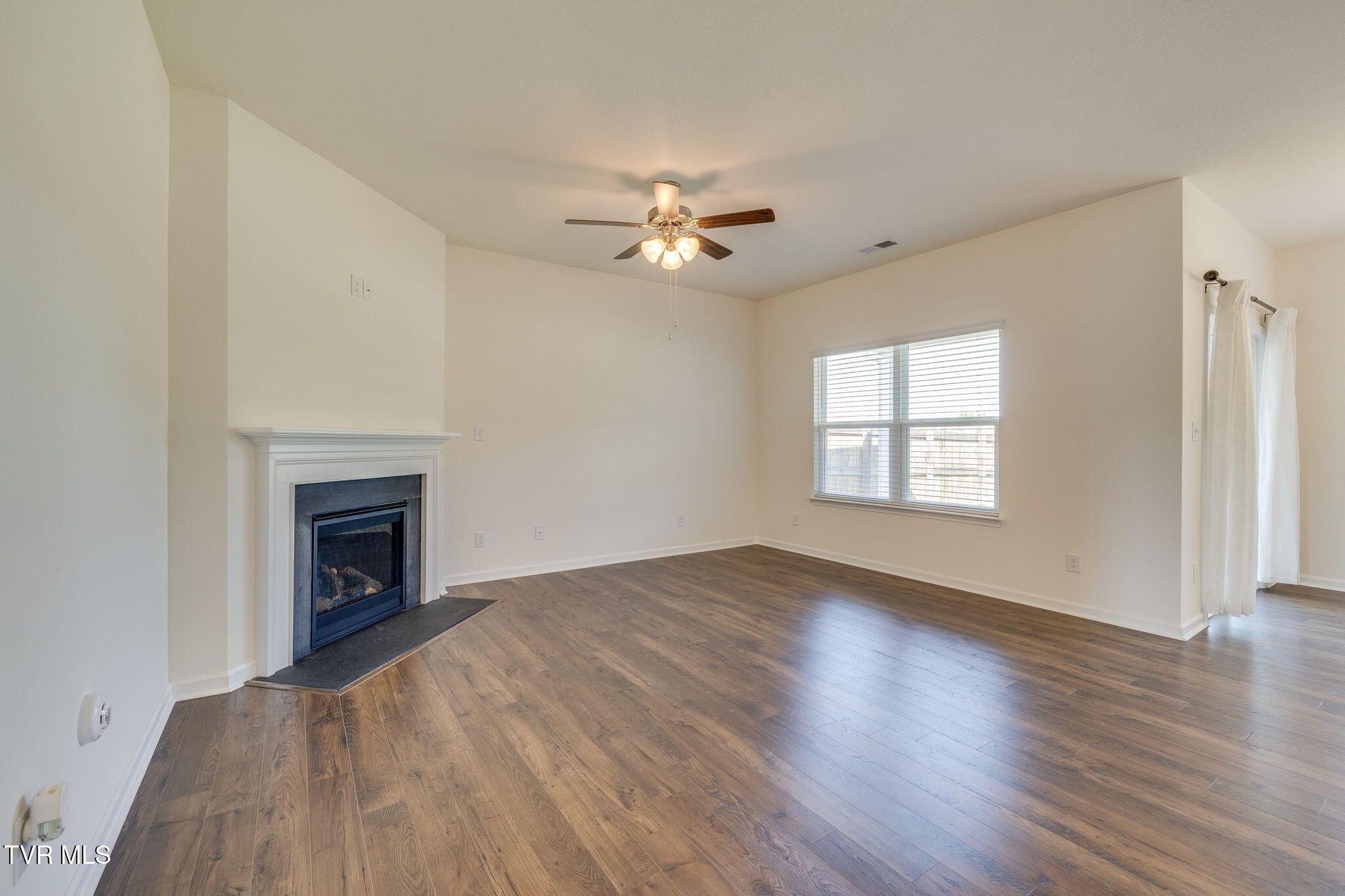 1160 Ridge Parke Kingsport, TN 37663 - Photo 5 of 33 006