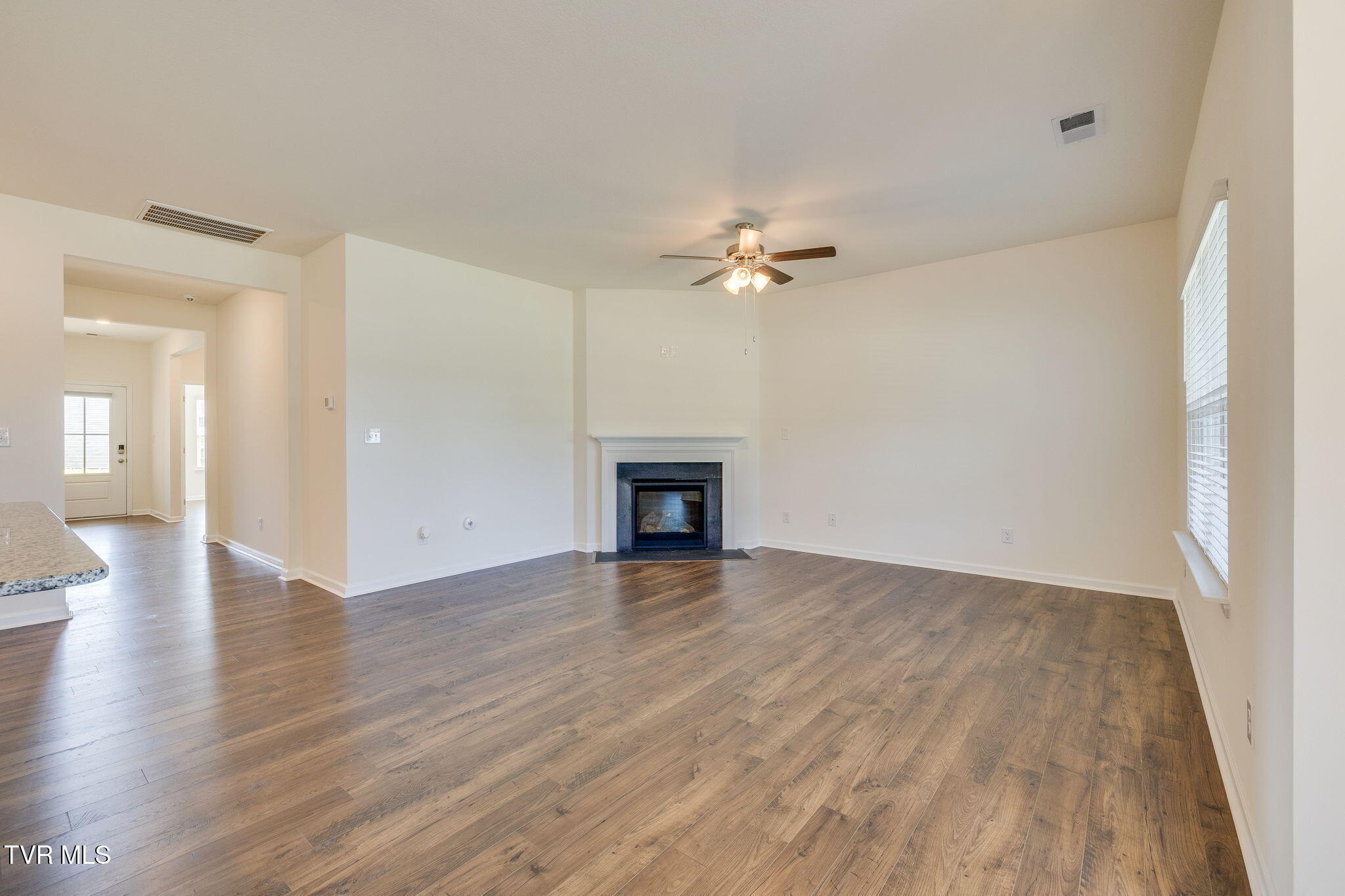 1160 Ridge Parke Kingsport, TN 37663 - Photo 6 of 33 007