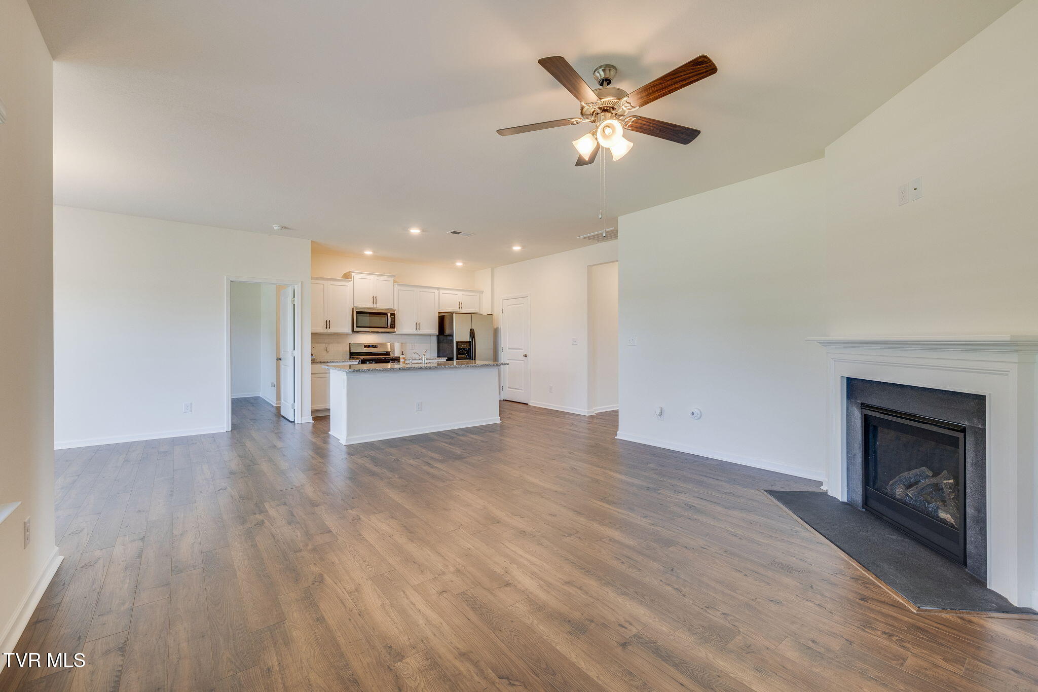 1160 Ridge Parke Kingsport, TN 37663 - Photo 7 of 33 008