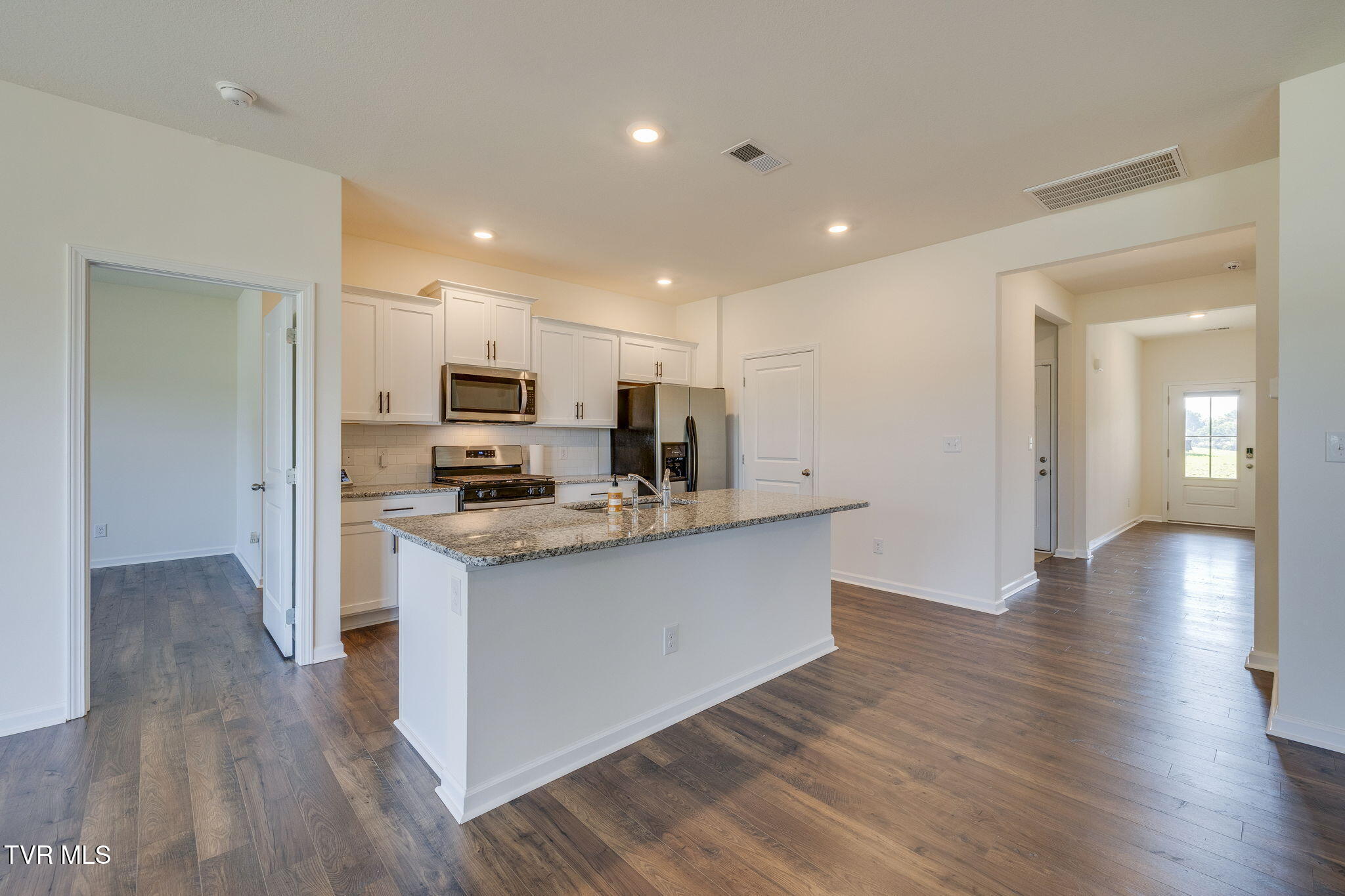 1160 Ridge Parke Kingsport, TN 37663 - Photo 8 of 33 009