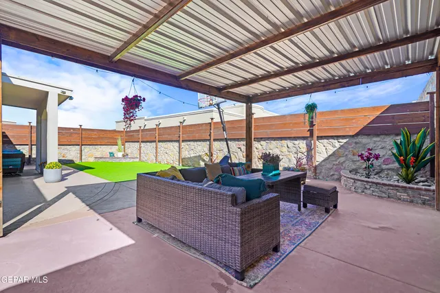$424,900 | 7880 Enchanted View Drive, El Paso, TX 79911