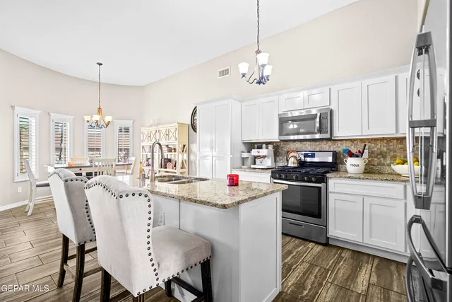 $424,900 | 7880 Enchanted View Drive, El Paso, TX 79911