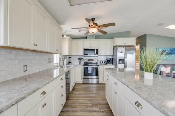 $985,000 | 701 Spanish Main Drive, Unit 51, Cudjoe, FL 33042