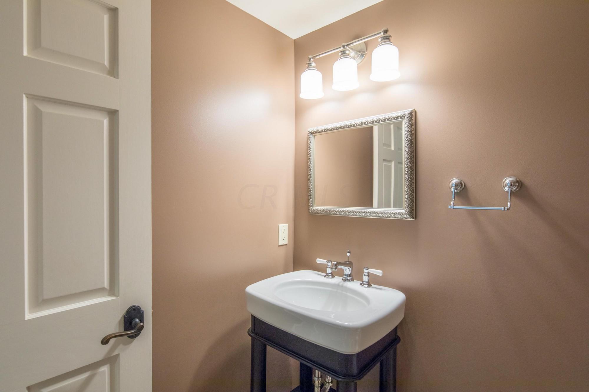 2366 Club Road Columbus, OH 43221 - Photo 21 of 48