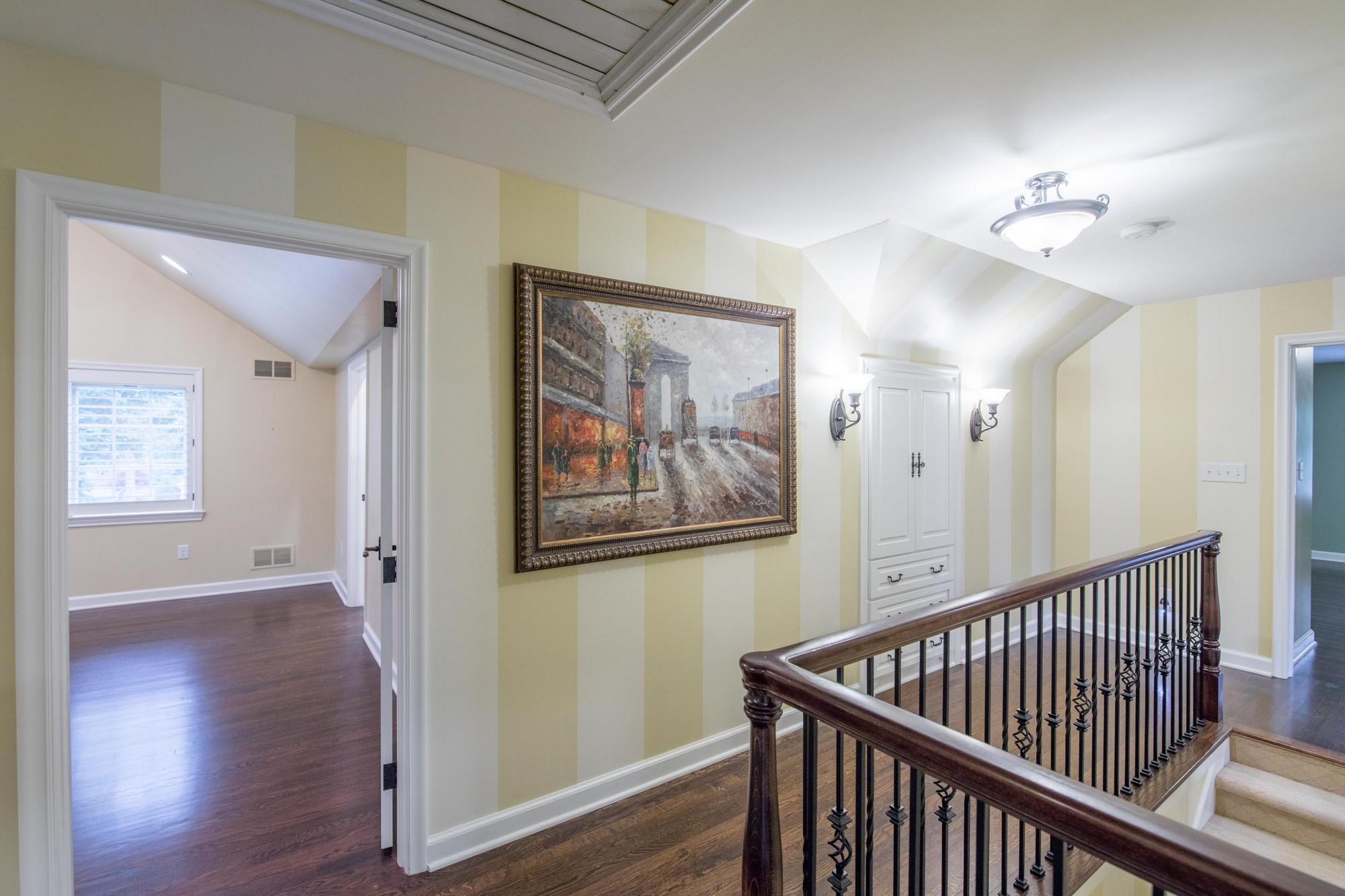 2366 Club Road Columbus, OH 43221 - Photo 23 of 48