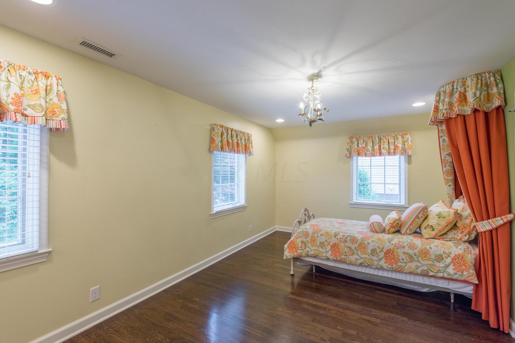2366 Club Road Columbus, OH 43221 - Photo 29 of 48