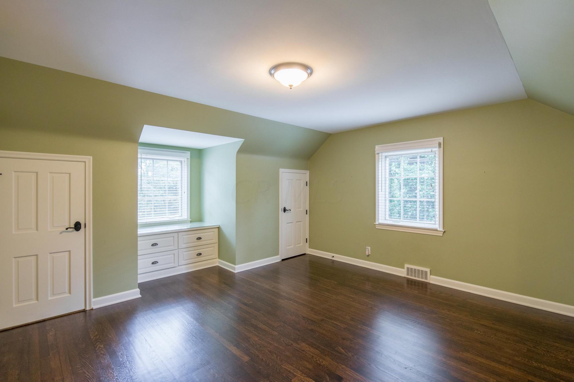2366 Club Road Columbus, OH 43221 - Photo 32 of 48