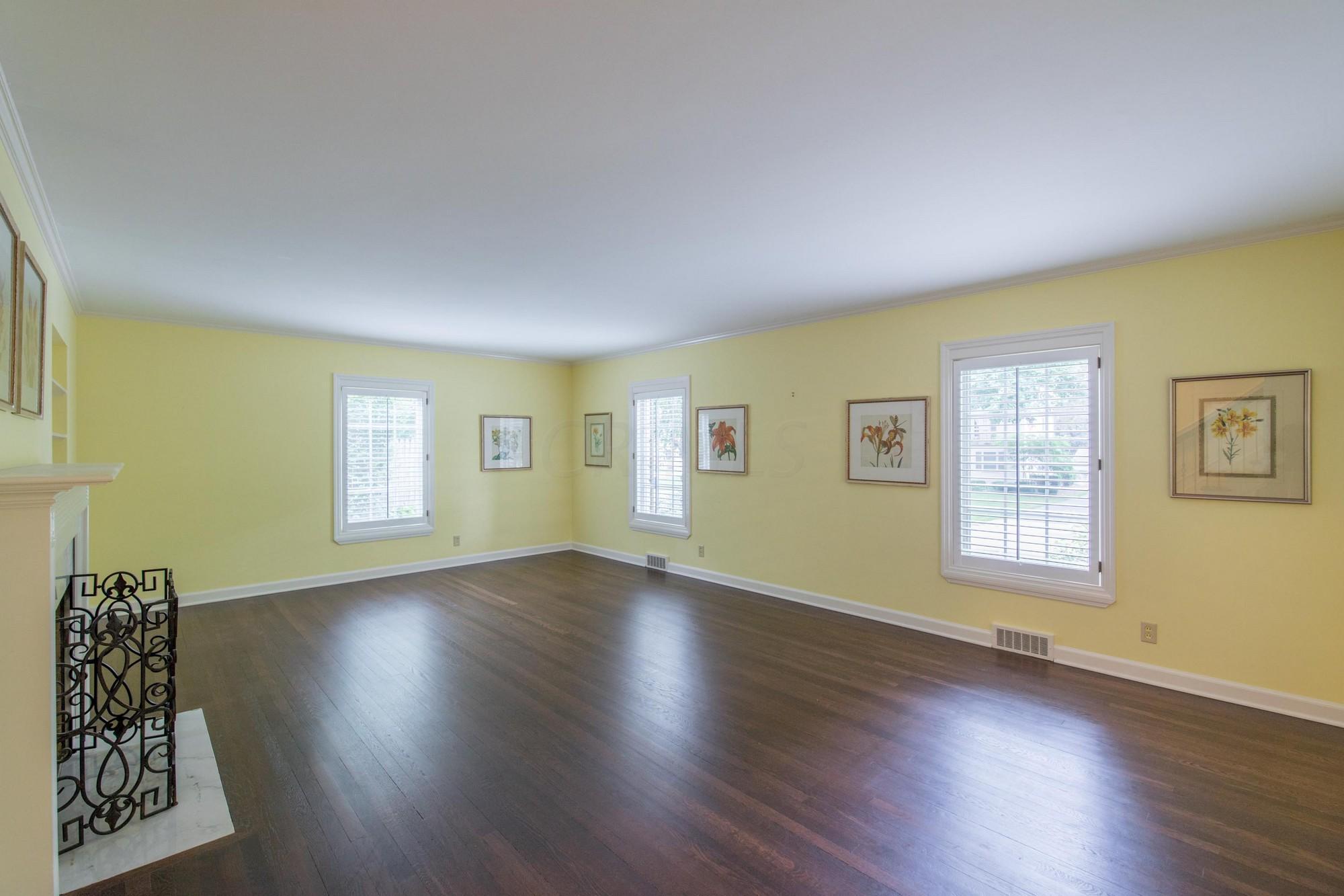 2366 Club Road Columbus, OH 43221 - Photo 5 of 48