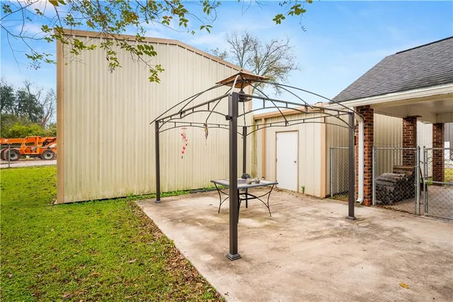 $285,000 | 6031 Bayou Rapides Road, Alexandria, LA 71303