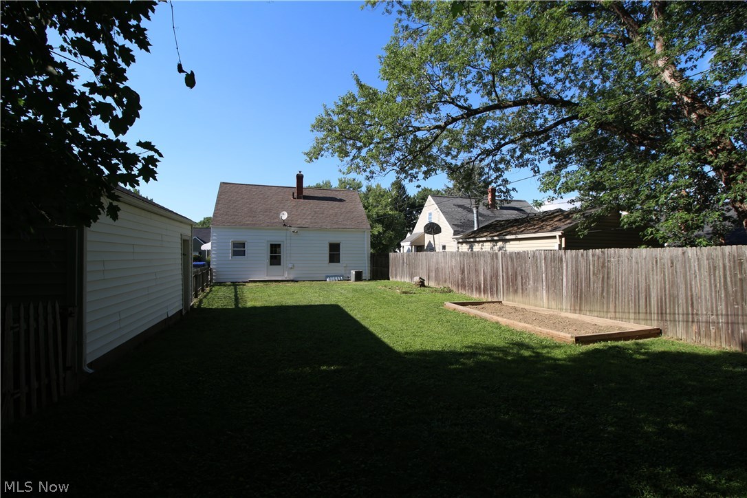 2233 Harding Road Cuyahoga Falls, OH 44223 - Photo 19 of 24