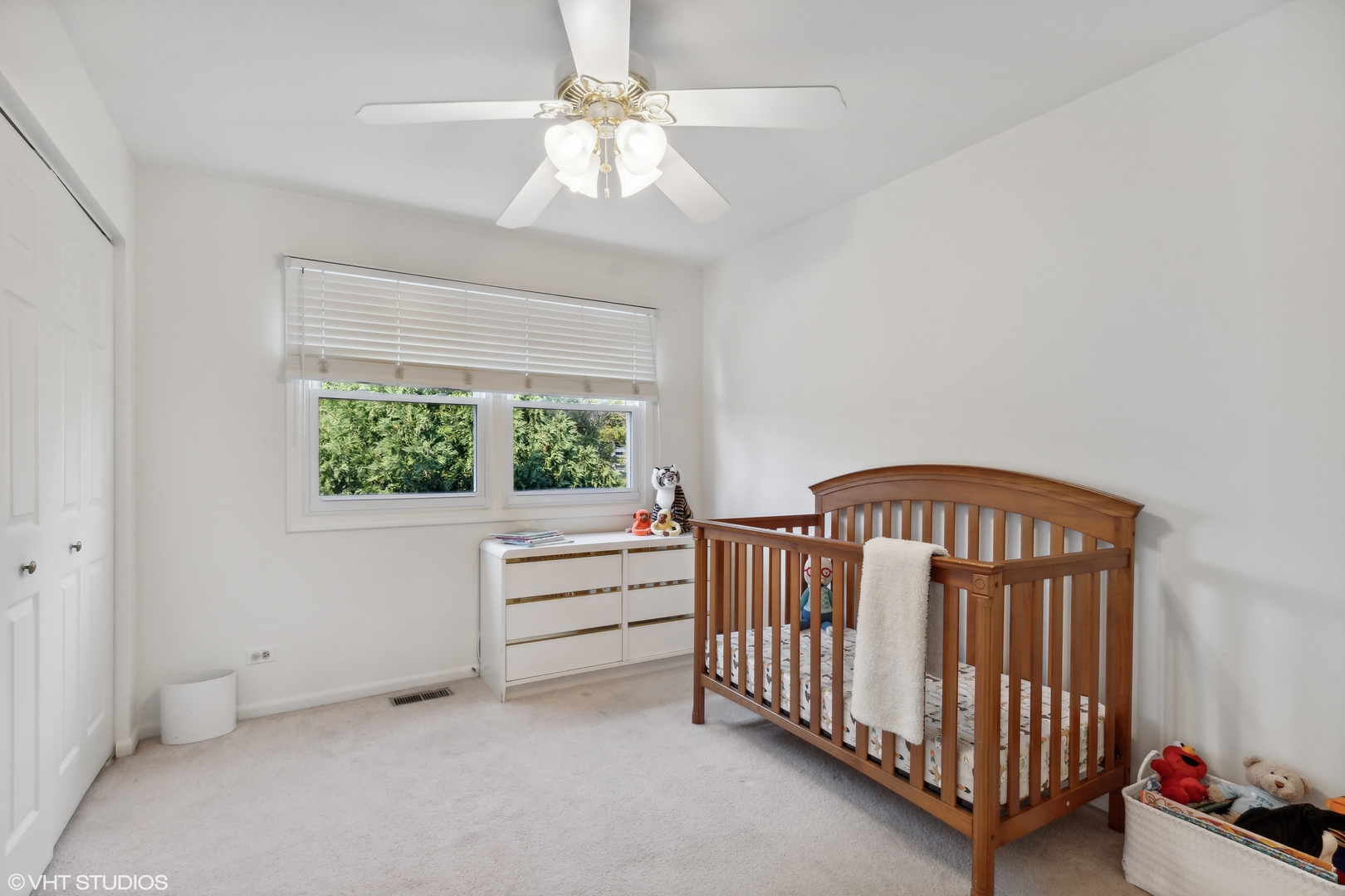 1331 Devonshire Road Buffalo Grove, IL 60089 - Photo 10 of 15 an empty room with windows