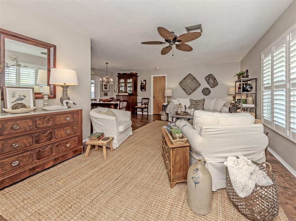 1345 Olympia Road Venice, FL 34293 - Photo 3 of 55