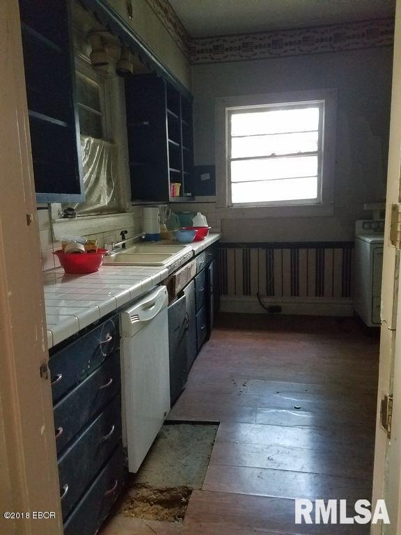 511 North Locust Street Flora, IL 62839 - Photo 4 of 32 Gallery Image 4