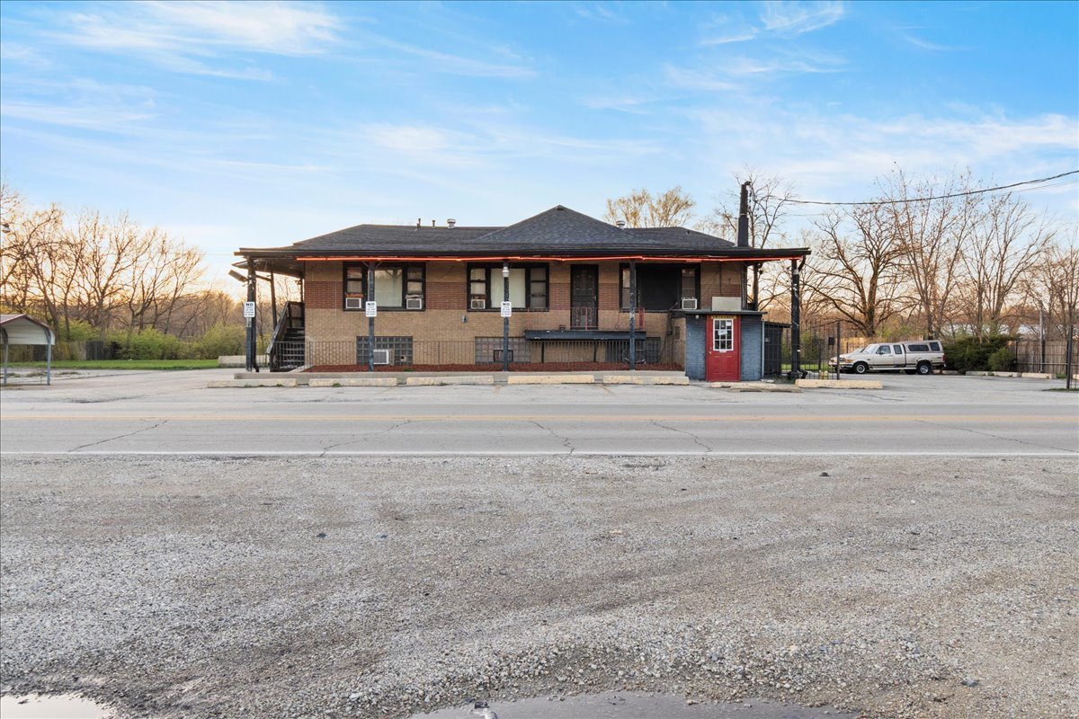 111 Patterson Road Joliet, IL 60436 - Photo 1 of 47