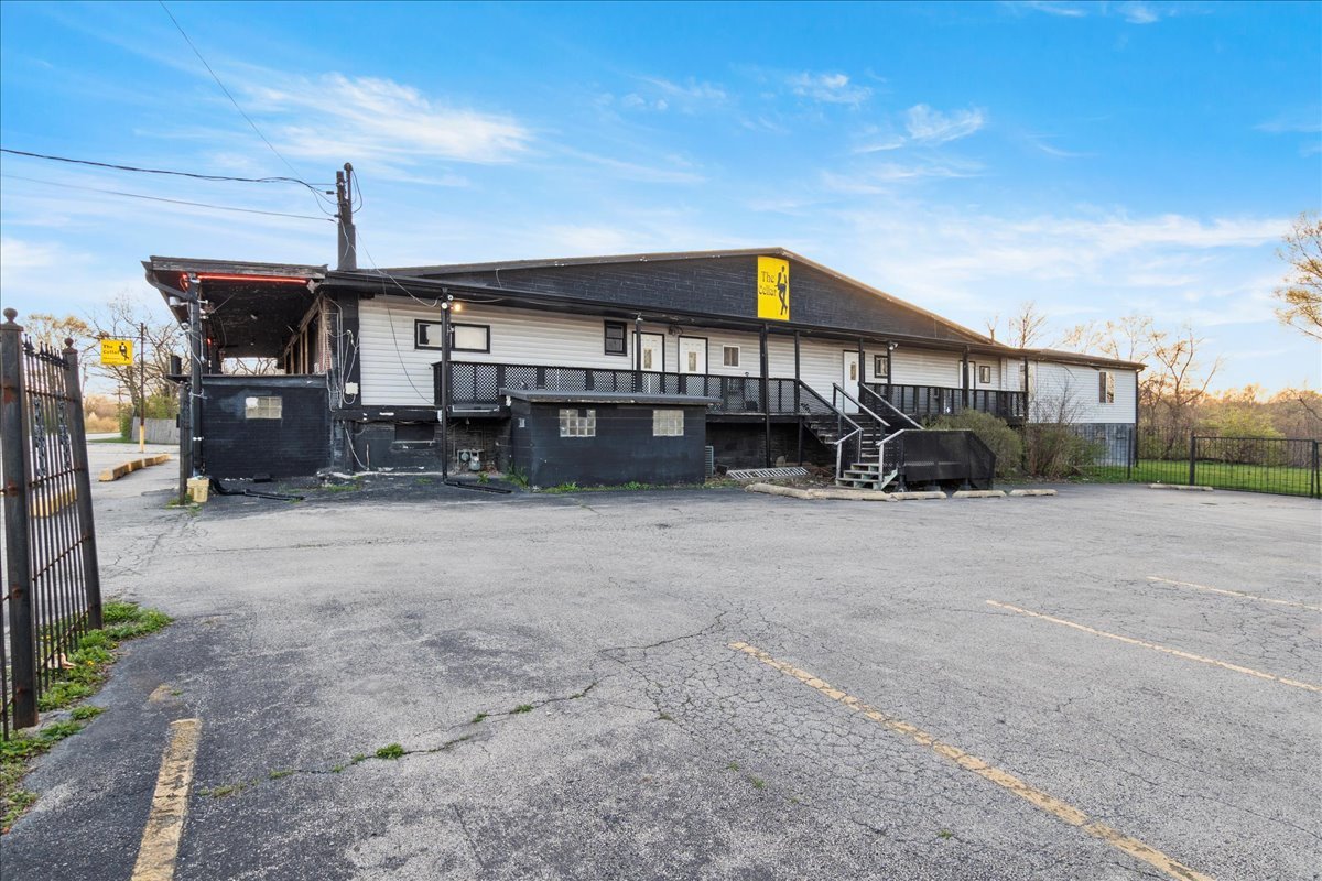 111 Patterson Road Joliet, IL 60436 - Photo 5 of 47