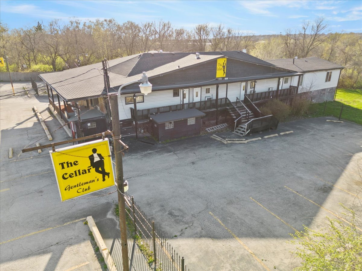 111 Patterson Road Joliet, IL 60436 - Photo 6 of 47