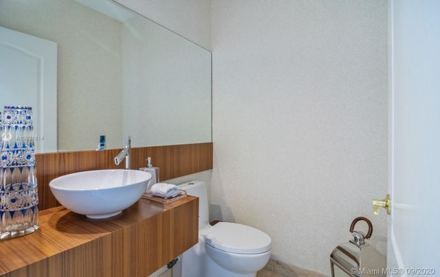 $561,000 | 18445 Northeast 30th Avenue, Unit 18445, Aventura, FL 33160