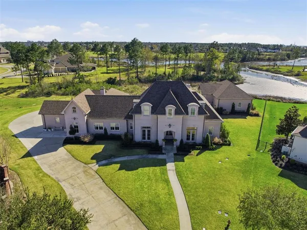$2,100,000 | 5917 Sawgrass Court, Lake Charles, LA 70605