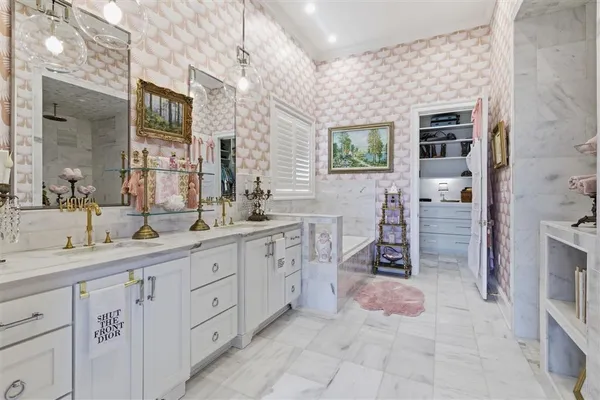 $2,100,000 | 5917 Sawgrass Court, Lake Charles, LA 70605
