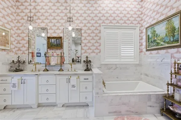 $2,100,000 | 5917 Sawgrass Court, Lake Charles, LA 70605