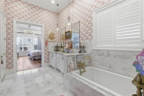 $2,100,000 | 5917 Sawgrass Court, Lake Charles, LA 70605