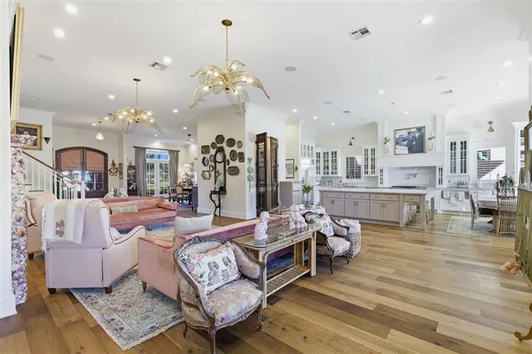 $2,100,000 | 5917 Sawgrass Court, Lake Charles, LA 70605