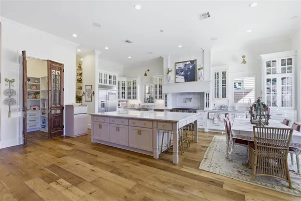 $2,100,000 | 5917 Sawgrass Court, Lake Charles, LA 70605