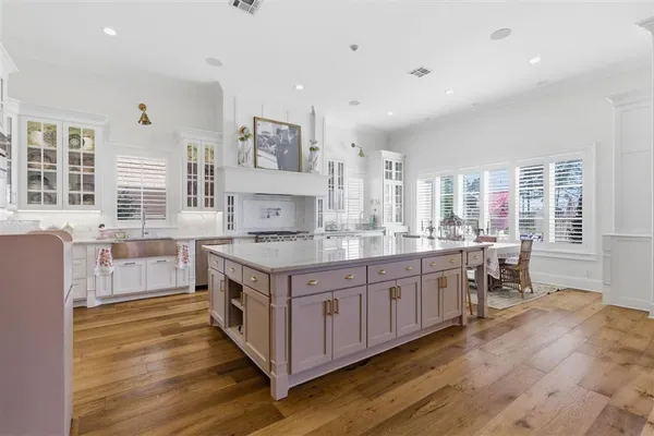 $2,100,000 | 5917 Sawgrass Court, Lake Charles, LA 70605