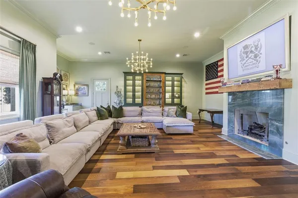 $2,100,000 | 5917 Sawgrass Court, Lake Charles, LA 70605