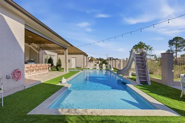 $2,100,000 | 5917 Sawgrass Court, Lake Charles, LA 70605