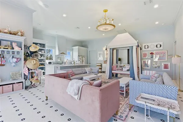 $2,100,000 | 5917 Sawgrass Court, Lake Charles, LA 70605