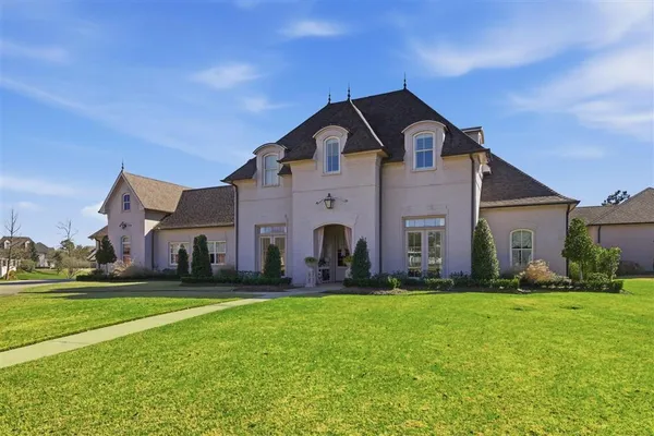 $2,100,000 | 5917 Sawgrass Court, Lake Charles, LA 70605