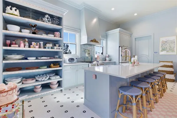 $2,100,000 | 5917 Sawgrass Court, Lake Charles, LA 70605