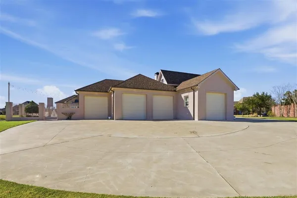 $2,100,000 | 5917 Sawgrass Court, Lake Charles, LA 70605