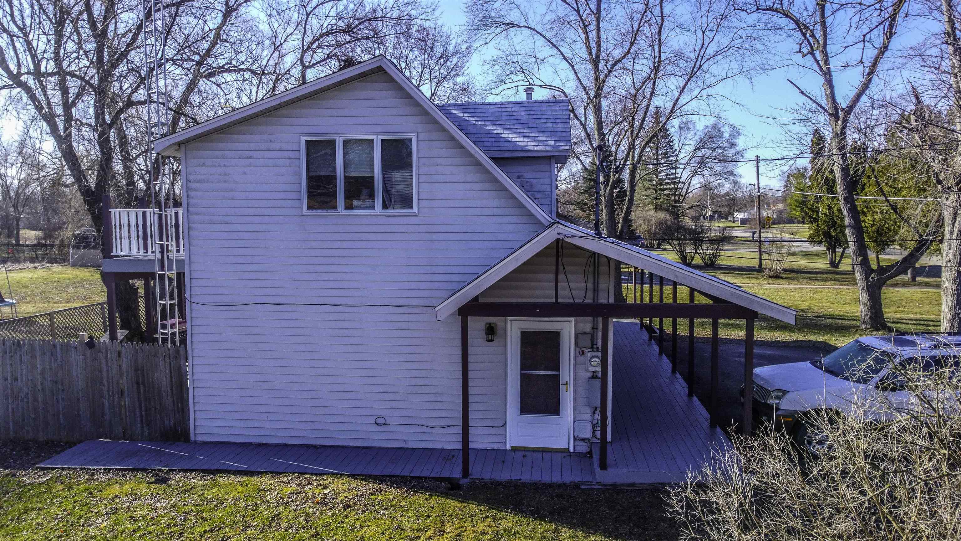 2421 Howe Road Burton, MI 48519 - Photo 36 of 41 50105295-35.JPG