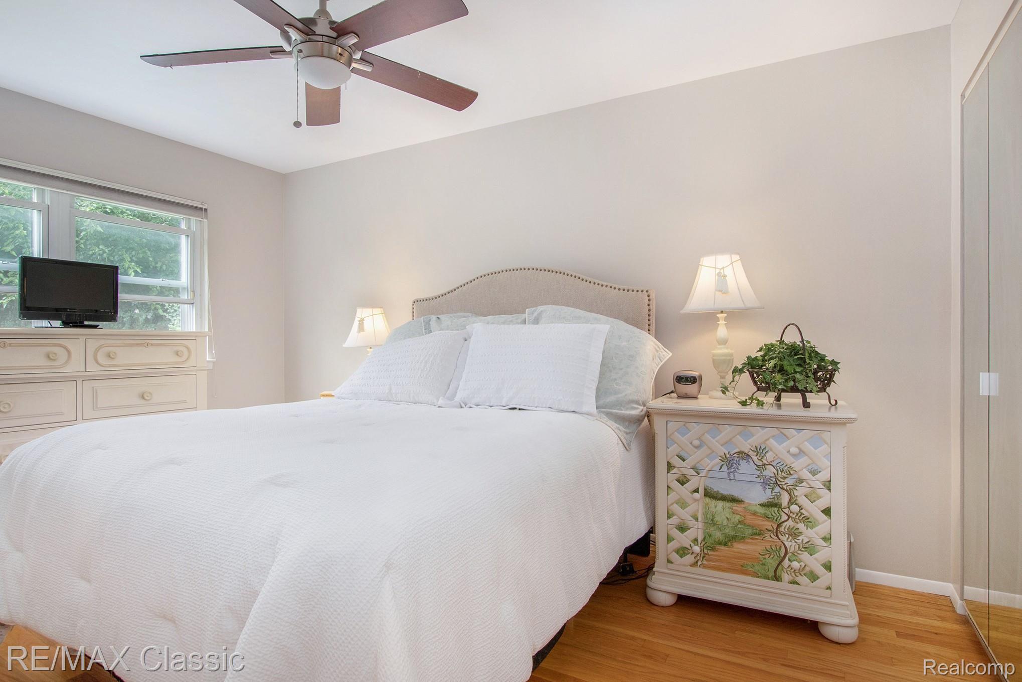 42230 Park Ridge Road Novi, MI 48375 - Photo 6 of 30 Master Bedroom View 1