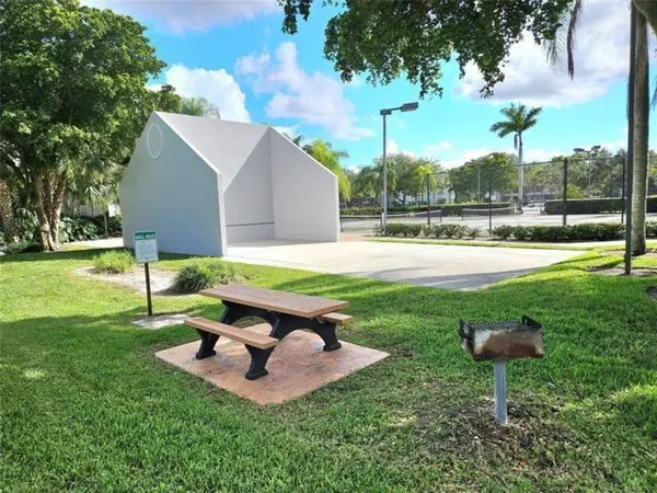 $1,690 | 911 Lyons Road, Unit 2207, Coconut Creek, FL 33063