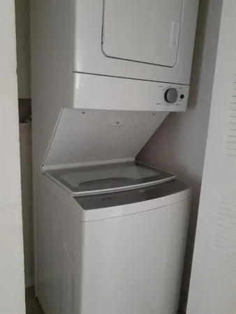 $1,690 | 911 Lyons Road, Unit 2207, Coconut Creek, FL 33063