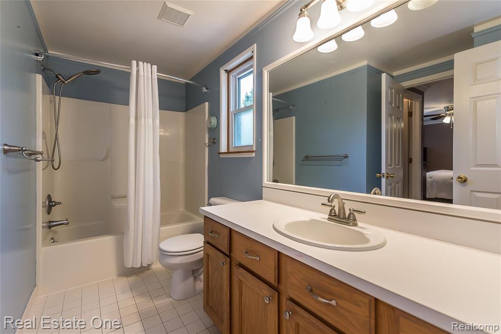 9134 Kestrel Ridge Road Brighton, MI 48116 - Photo 17 of 30