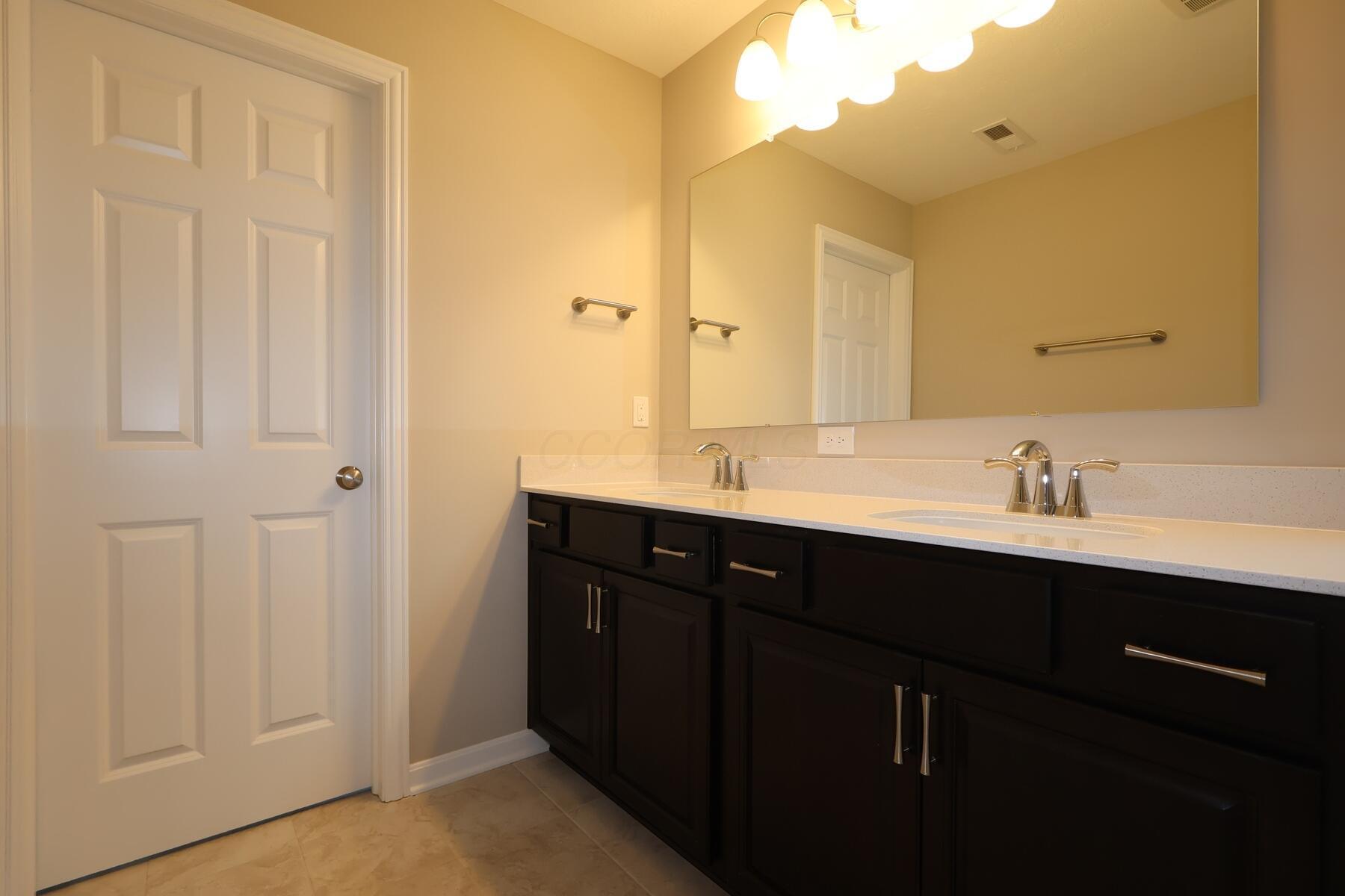 5671 Valleydale Road Powell, OH 43065 - Photo 10 of 16 Gallery Image 10