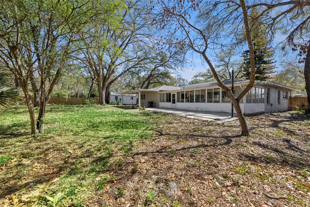 549 Iris Street Altamonte Springs, FL 32714 - Photo 27 of 28 a front view of a house with a garden