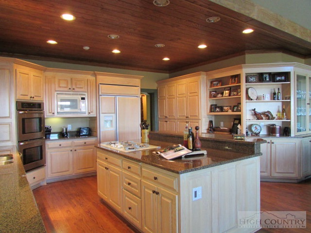 478 Forestridge Drive Boone, NC 28607 - Photo 6 of 41 Gallery Image 6