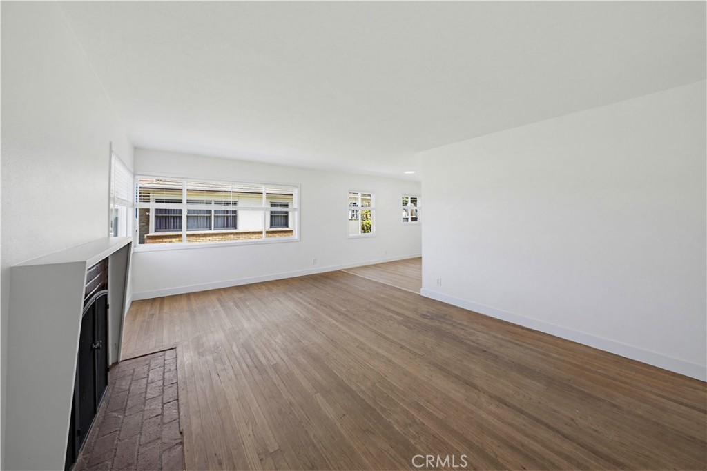 368 East 231st Street Carson, CA 90745 - Photo 10 of 46 Living Room